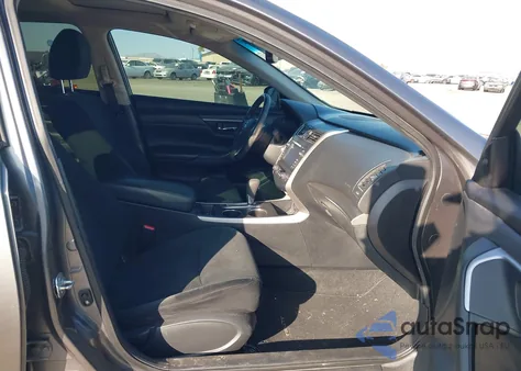 2015 Nissan Altima 2.5 Sv z USA, uszkodzony, nr VIN 1N4AL3AP4FC421144